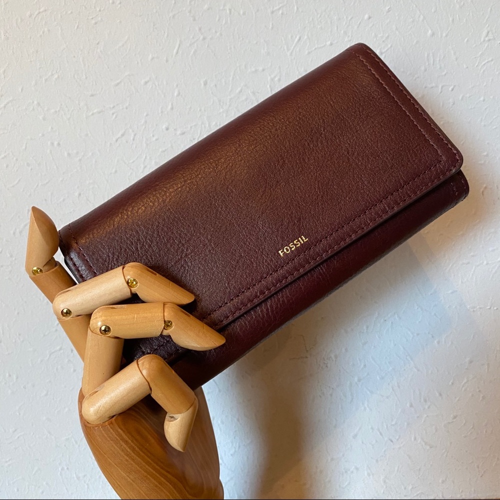 Last Fossil Set! Leather Logan Wallet & Crossbody! - Picture 1 of 8